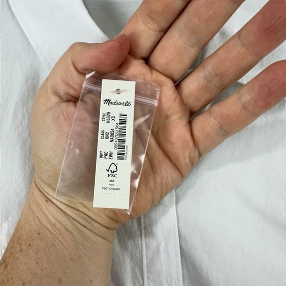 NWT Madewell Signature Poplin Hartfield Crop Button Down Shirt Eyelet White XS - Picture 4 of 7